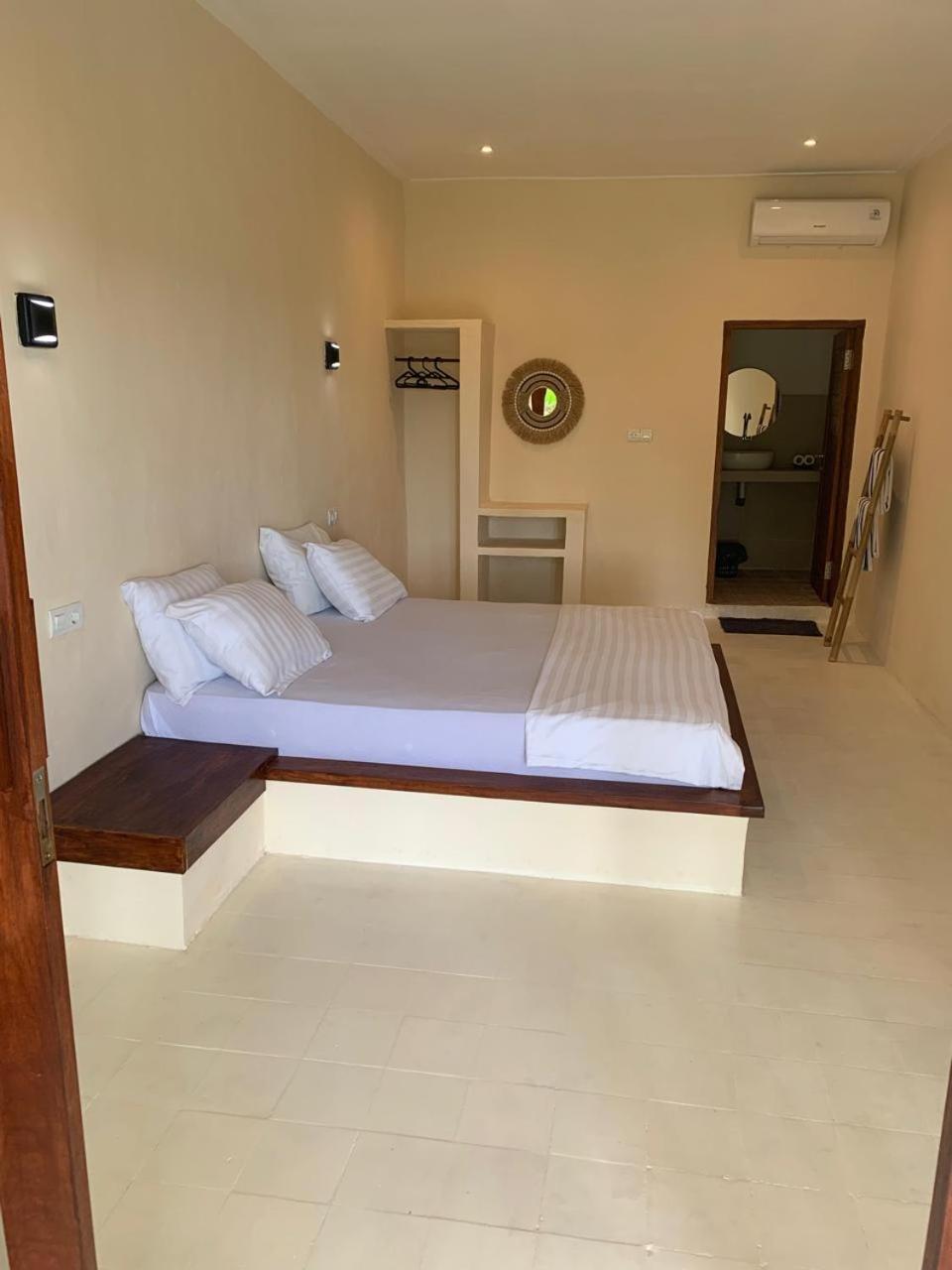 Lombok Coconut Hotel Mangsit Exterior foto